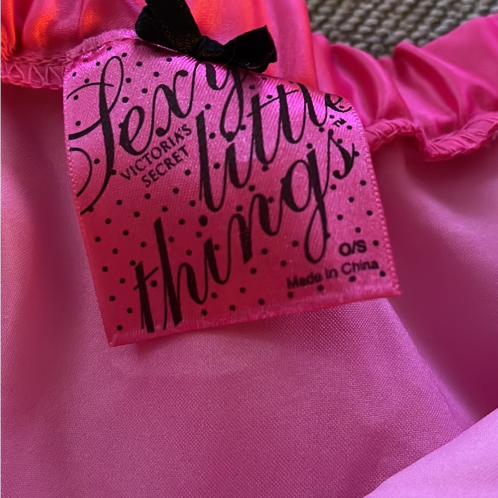 Victoria’s Secret Santa skirt